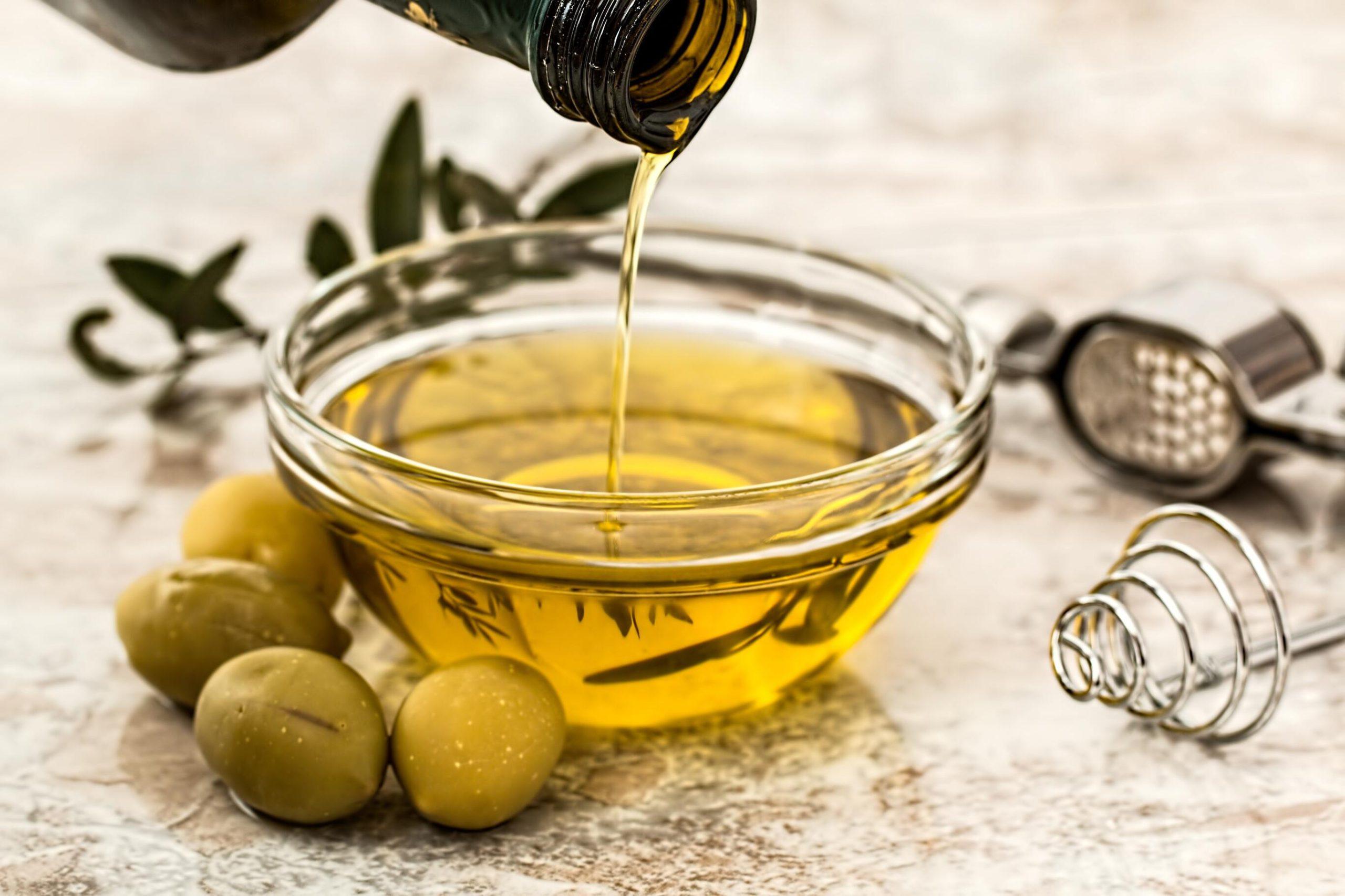 A arte, os mitos e as curiosidades do azeite de oliva